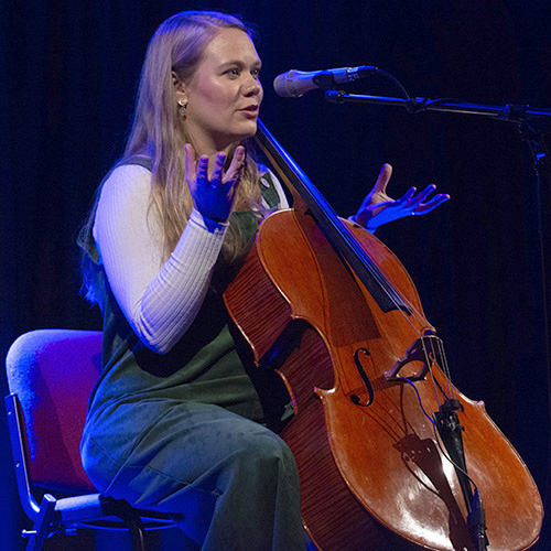 Sarah Smout
