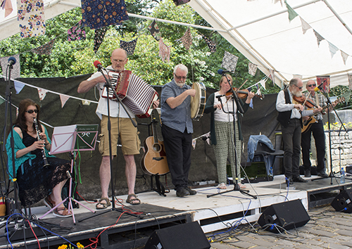 Chorley Cakes Ceilidh Band
